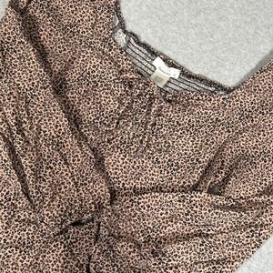 Urban Romantics Top Womens Medium Cheetah Print Milkmaid Sweetheart Neck Smocked